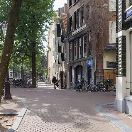 Private Studio In The Citycenter And Yet Quiet Amsterdam