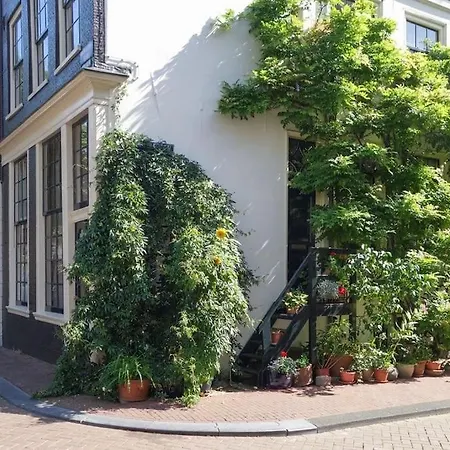 Holiday home Private Studio In The Citycenter And Yet Quiet Amsterdam